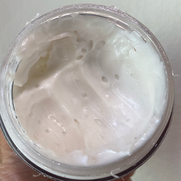 Truly VANILLA baby 🌟🌟 shimmer body butter EUC 6.7 oz - Picture 9 of 16